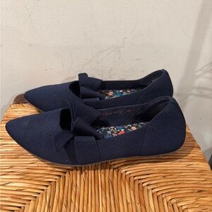 Skechers Navy Flats with Bow Accent Size 8.5